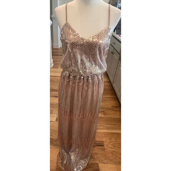 LITTLE MISTRESS NWT ROSE GOLD HAND SEWN SEQUINED GOWN WOMENS SIZE 6 - Picture 3 of 14